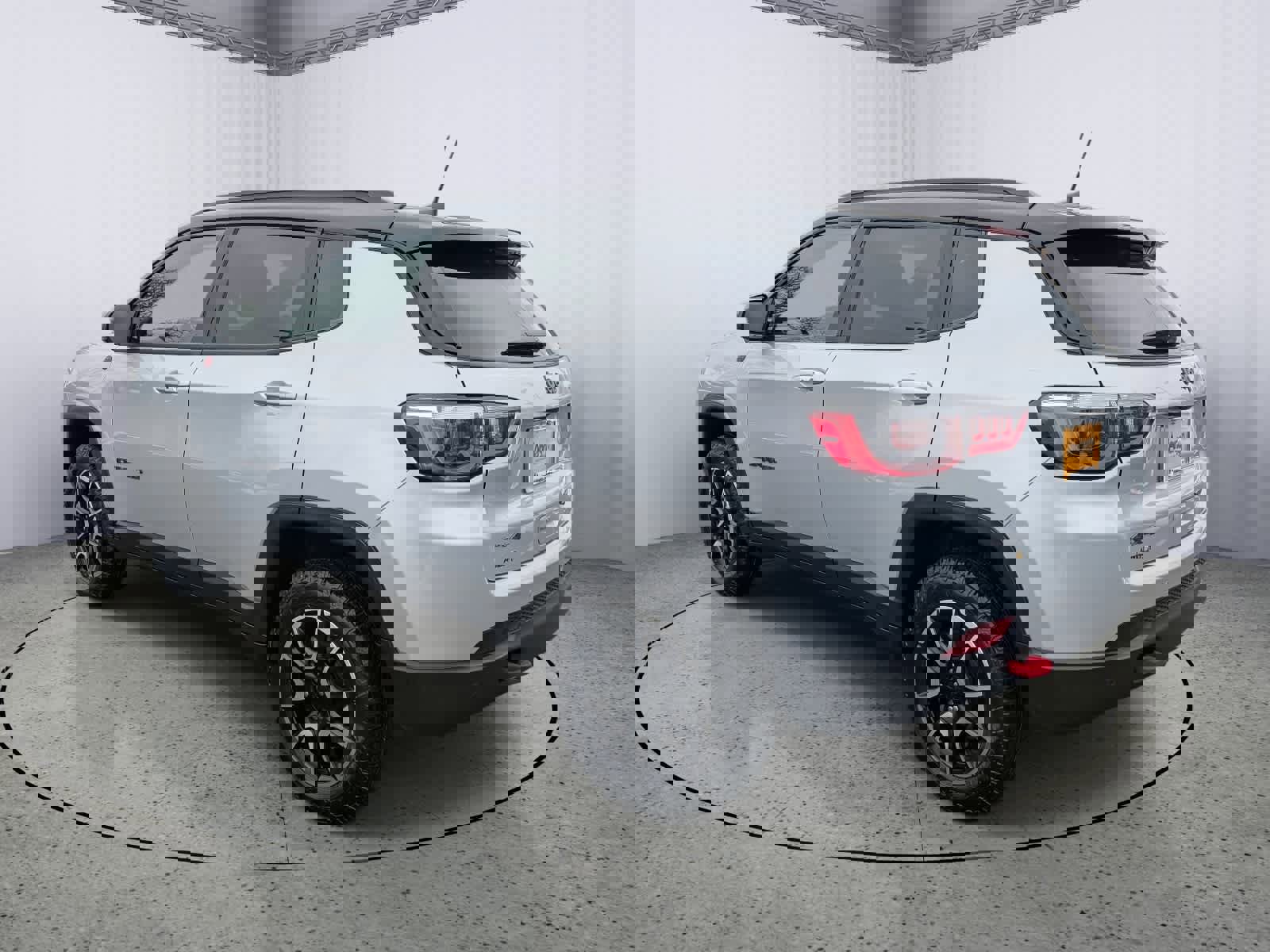 Used 2024 Jeep Compass Trailhawk image 4