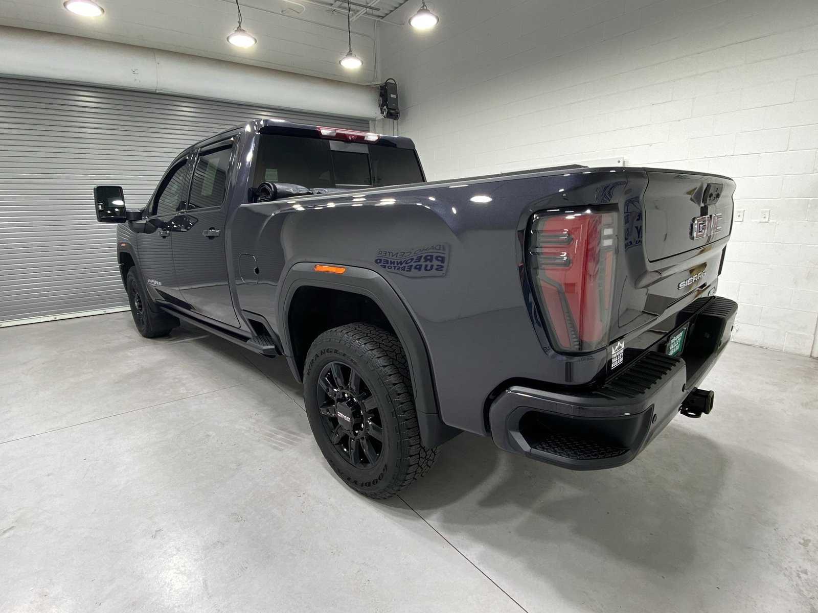 Used 2024 GMC Sierra 2500 AT4 w/ AT4 Premium Plus Package AWD/4WD image 6