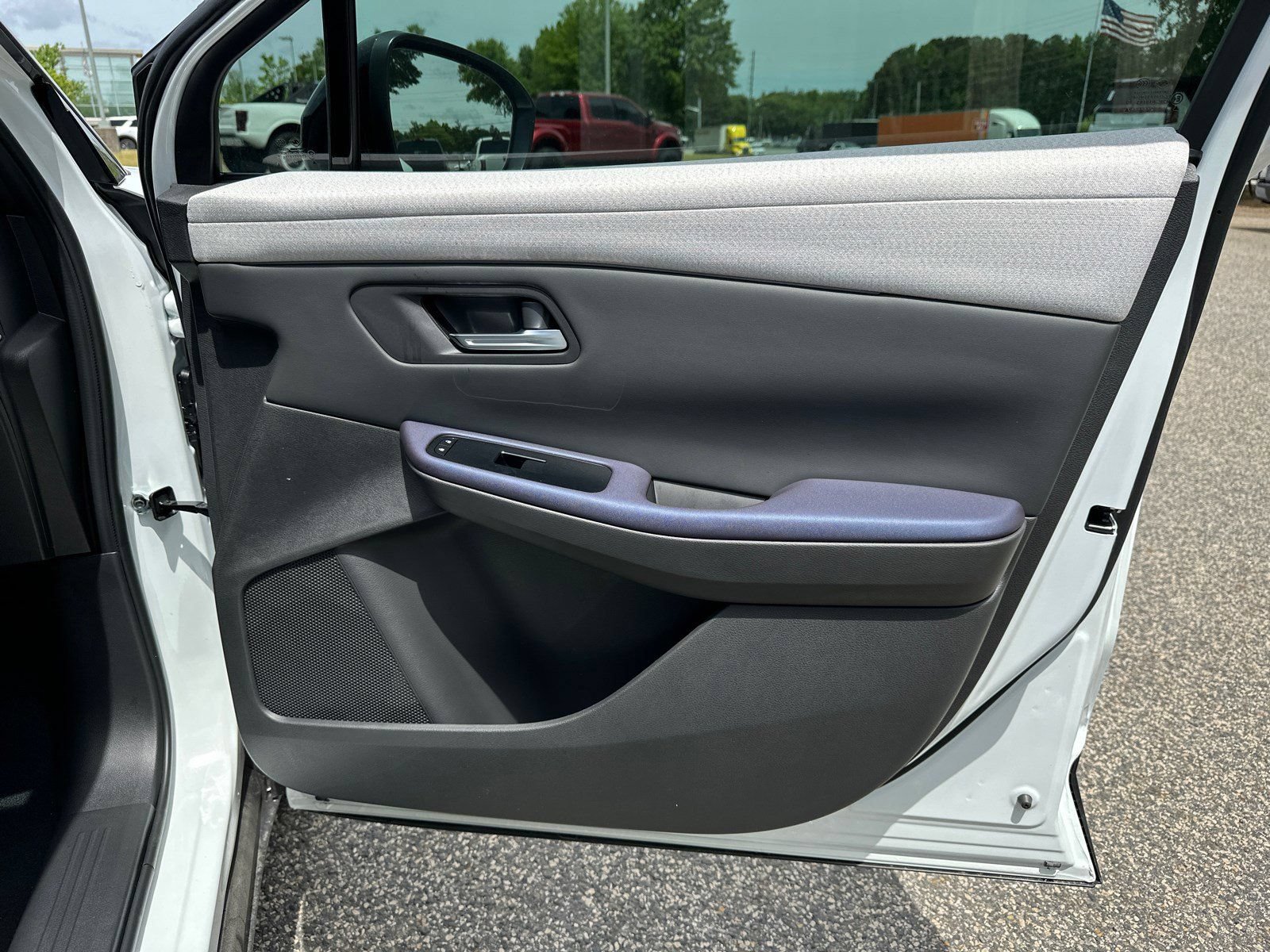 New 2026 Nissan Leaf Platinum+ FWD image 12