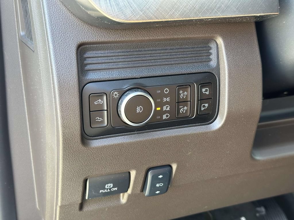 New 2026 Ford F350 King Ranch w/ Chrome Package AWD/4WD image 17