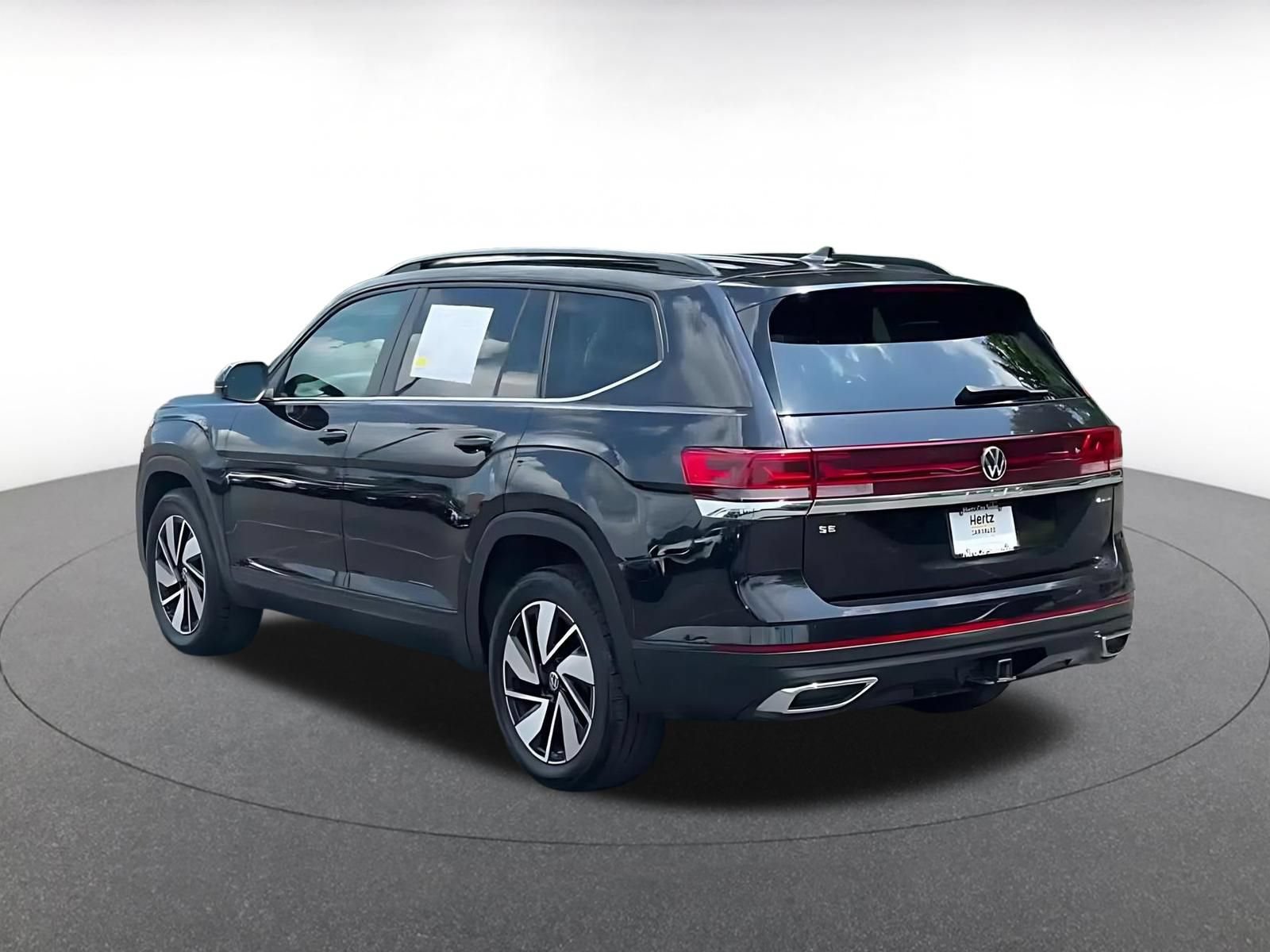 Used 2024 Volkswagen Atlas SE AWD/4WD image 10
