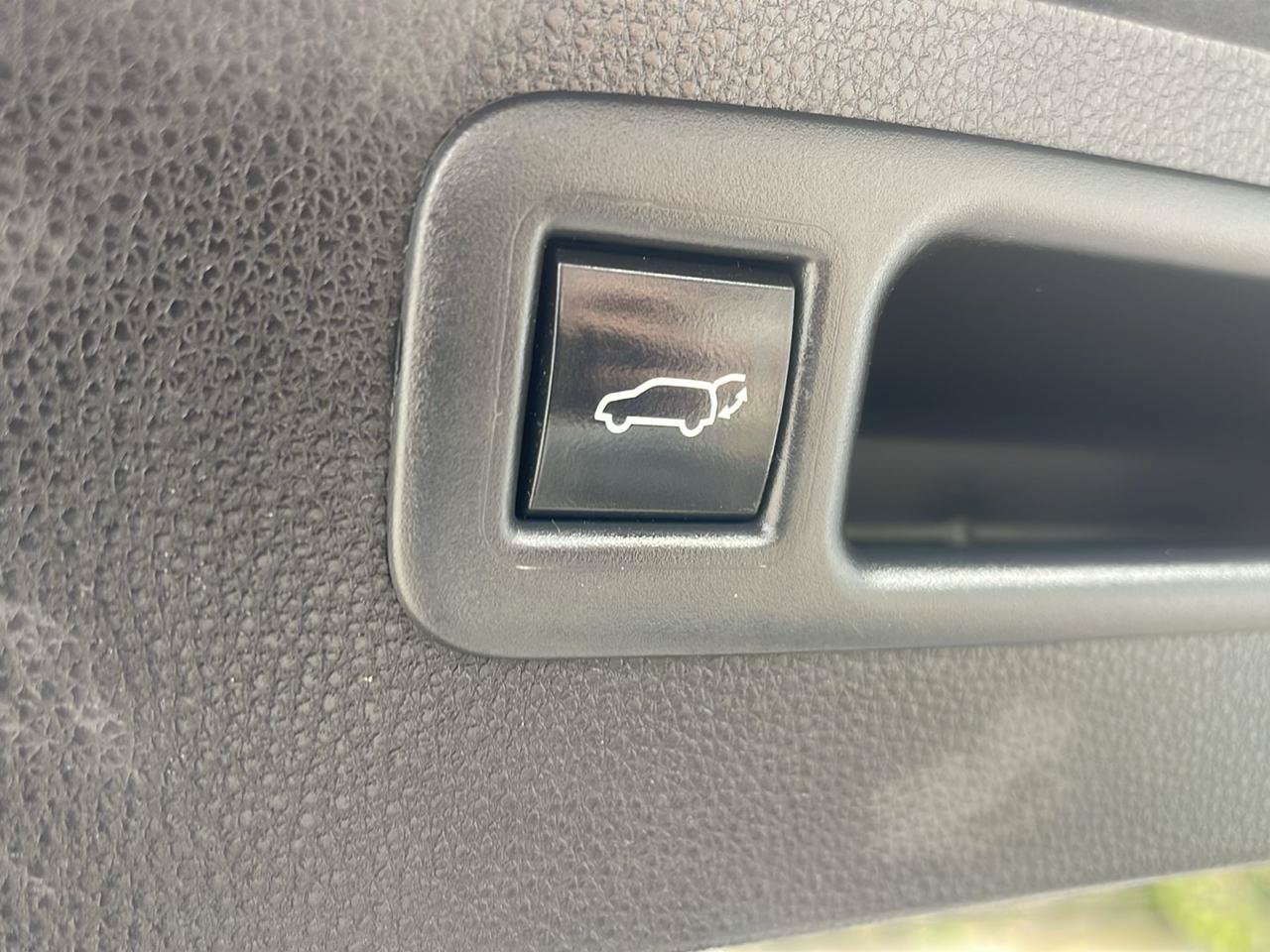 Used 2022 Toyota Highlander XLE AWD/4WD image 30