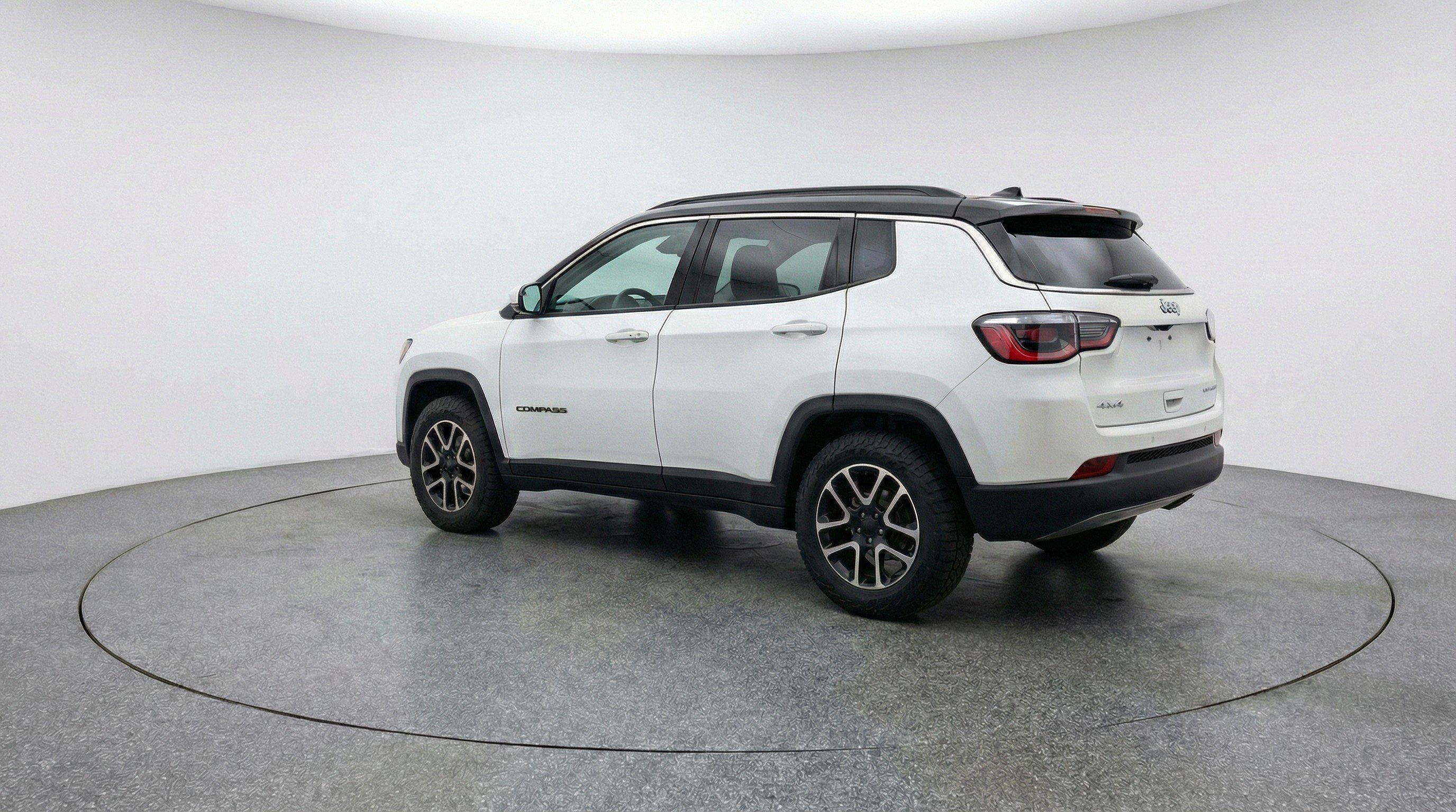 Used 2025 Jeep Compass Trailhawk AWD/4WD image 6