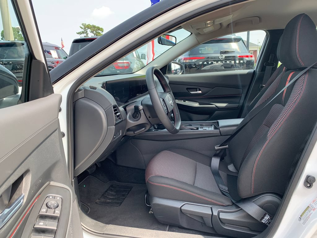 Used 2026 Nissan Sentra SR w/ Floor Mat Package FWD image 21