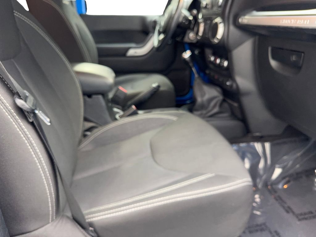 Used 2016 Jeep Wrangler Unlimited Sahara w/ Max Tow Package image 43