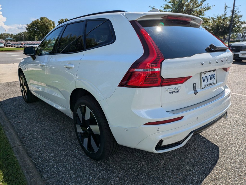 New 2025 Volvo XC60 T8 Plus w/ Protection Package Premier AWD/4WD image 6