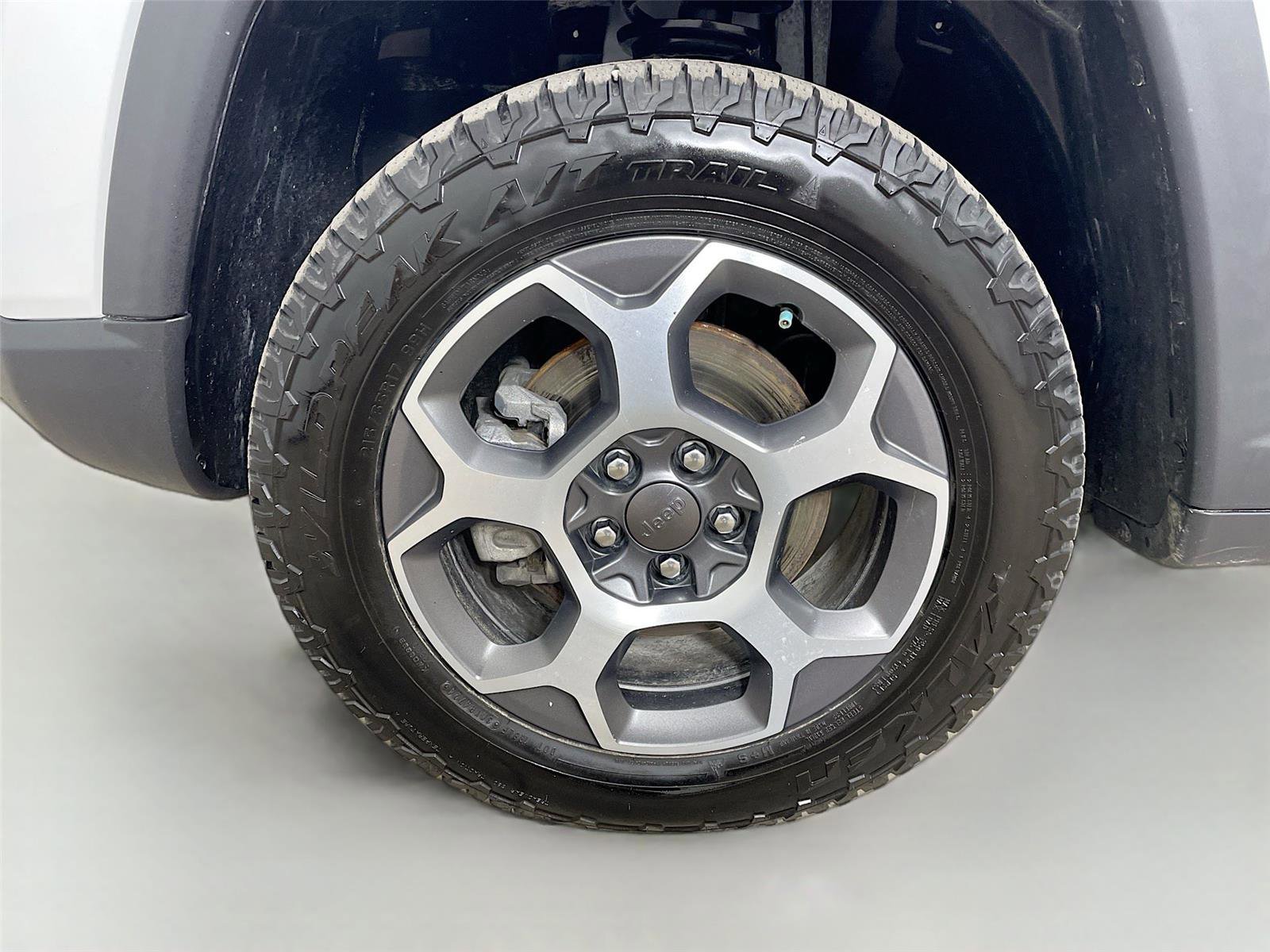 Used 2022 Jeep Compass Trailhawk w/ Trailhawk Convenience Group AWD/4WD image 28