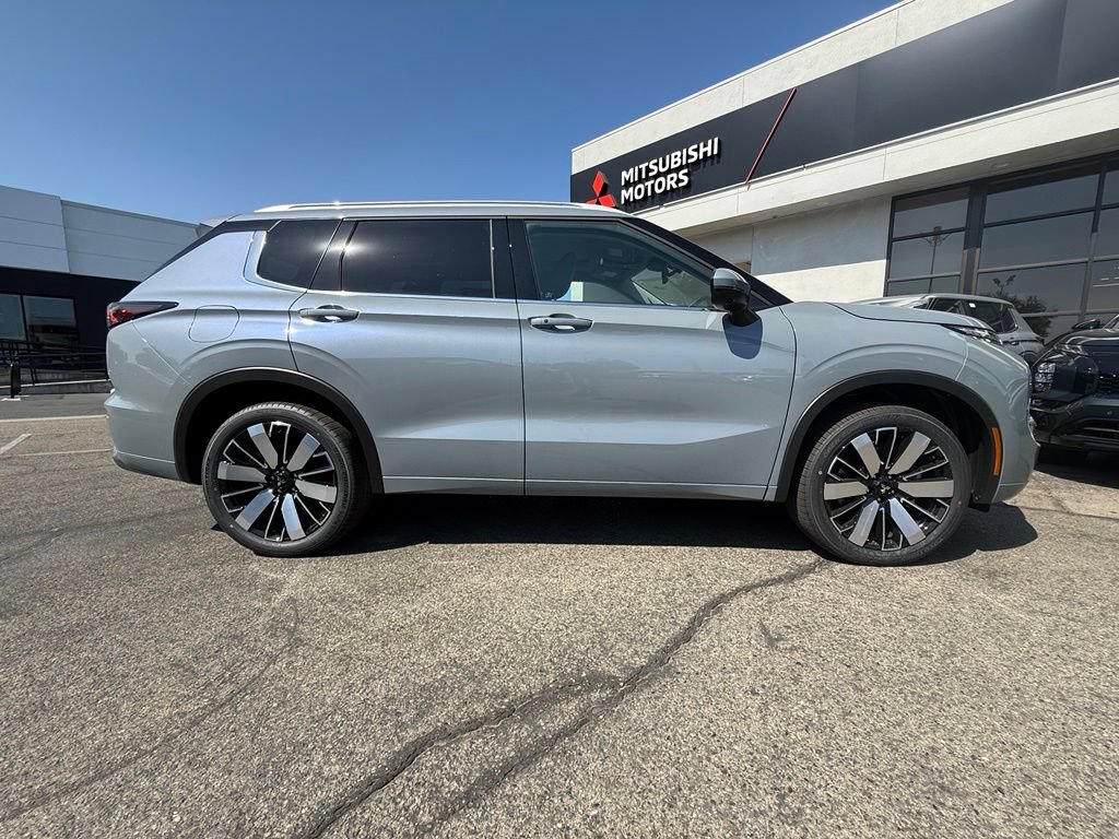 New 2026 Mitsubishi Outlander SEL FWD image 17
