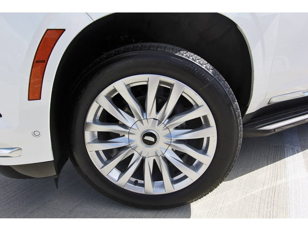 Certified 2025 Cadillac Escalade Luxury RWD image 31