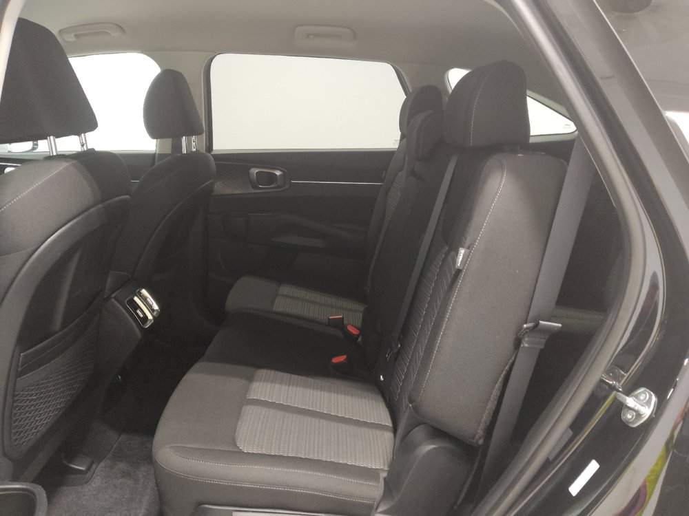Used 2024 Kia Sorento LX FWD image 18