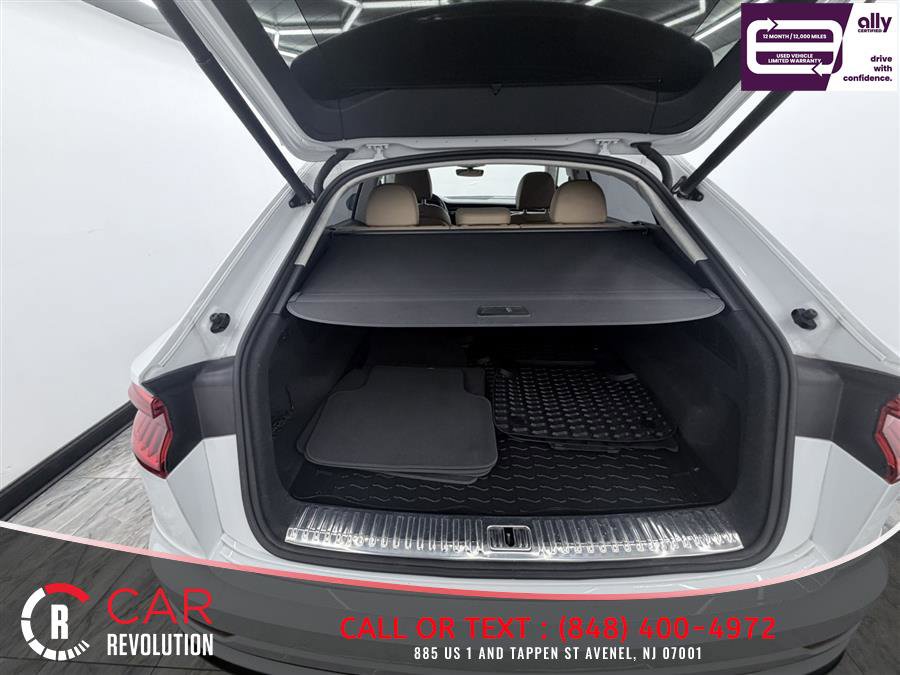 Used 2020 Audi Q8 Prestige w/ Prestige Package AWD/4WD image 6