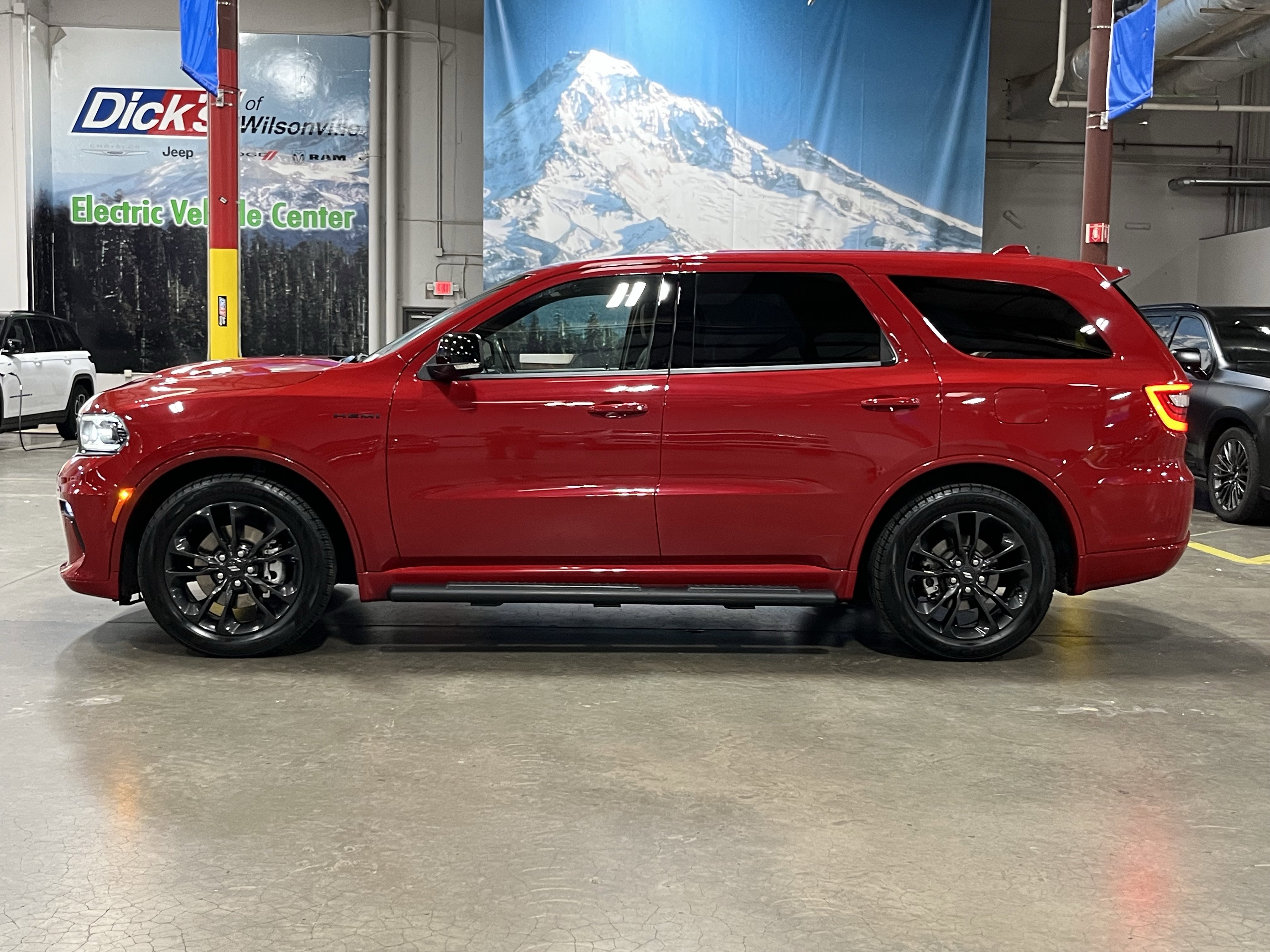 Used 2021 Dodge Durango R/T w/ Technology Group image 2