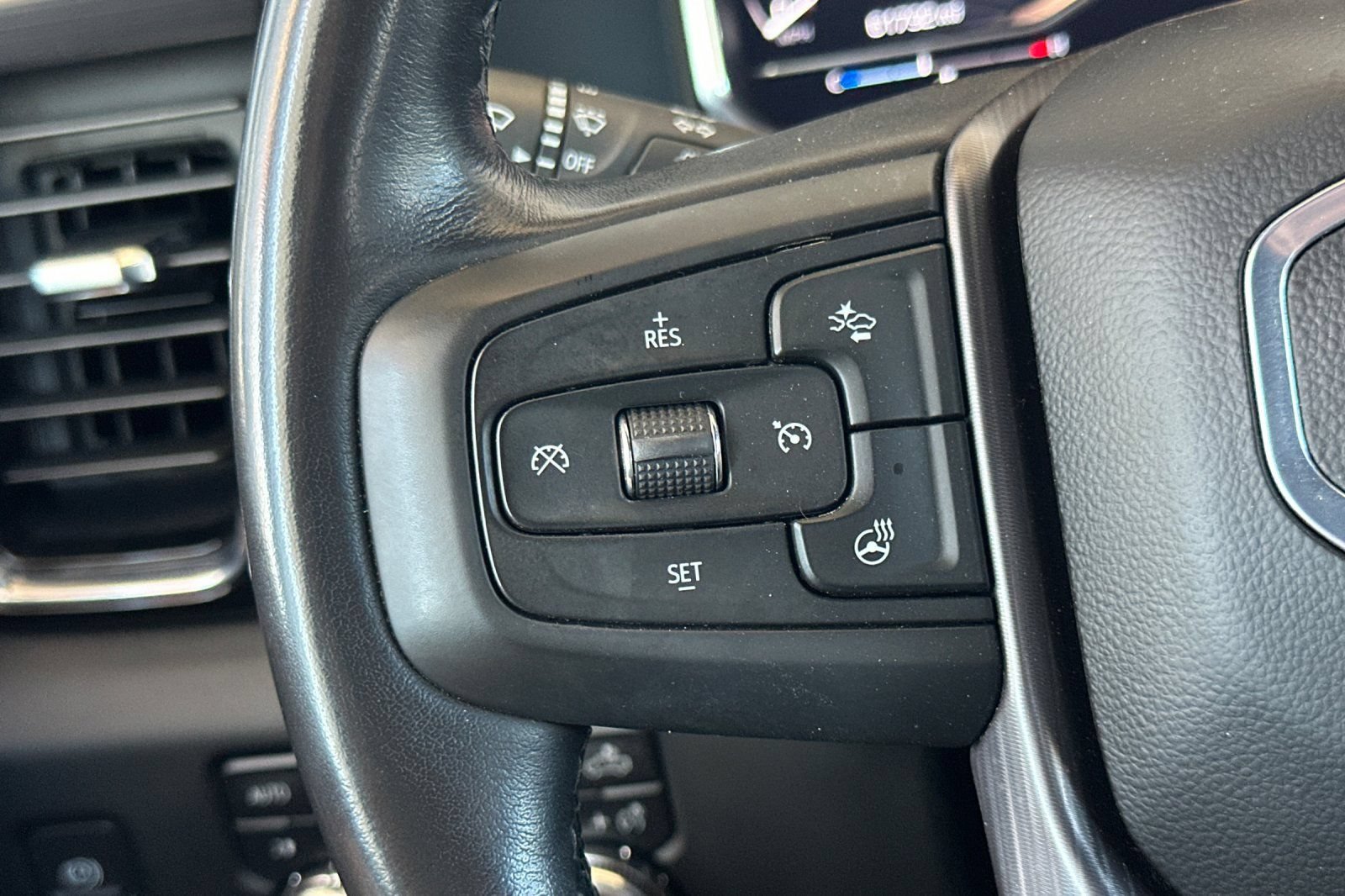 Used 2024 GMC Sierra 2500 Denali Ultimate w/ Max Trailering Package AWD/4WD image 28