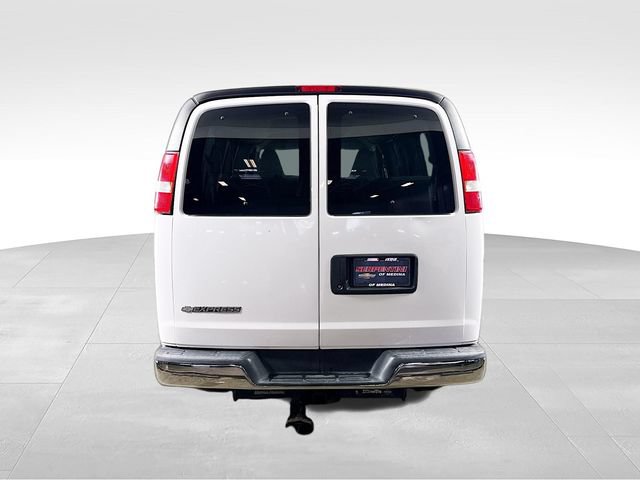 Used 2017 Chevrolet Express 2500 LT w/ LT Preferred Equipment Group RWD image 8