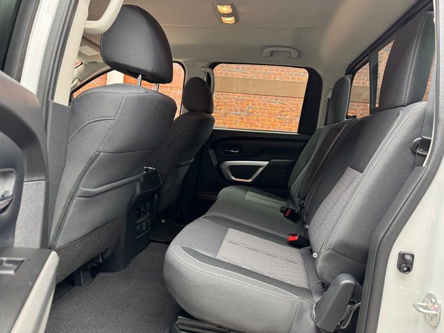 Used 2024 Nissan Titan SV w/ SV Convenience Package image 24