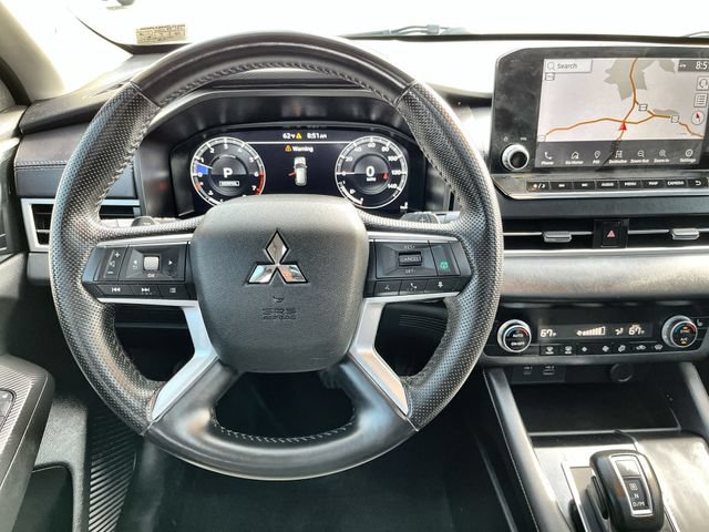 Used 2023 Mitsubishi Outlander SE AWD/4WD image 13