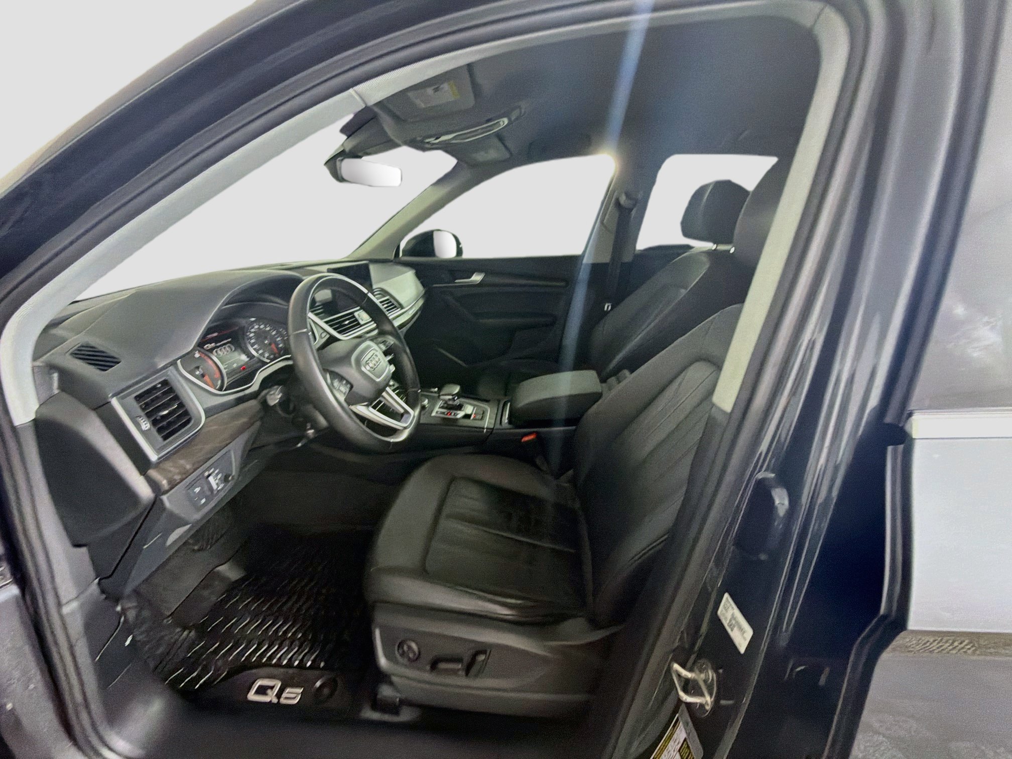 Used 2019 Audi Q5 2.0T Premium w/ Convenience Package AWD/4WD image 13