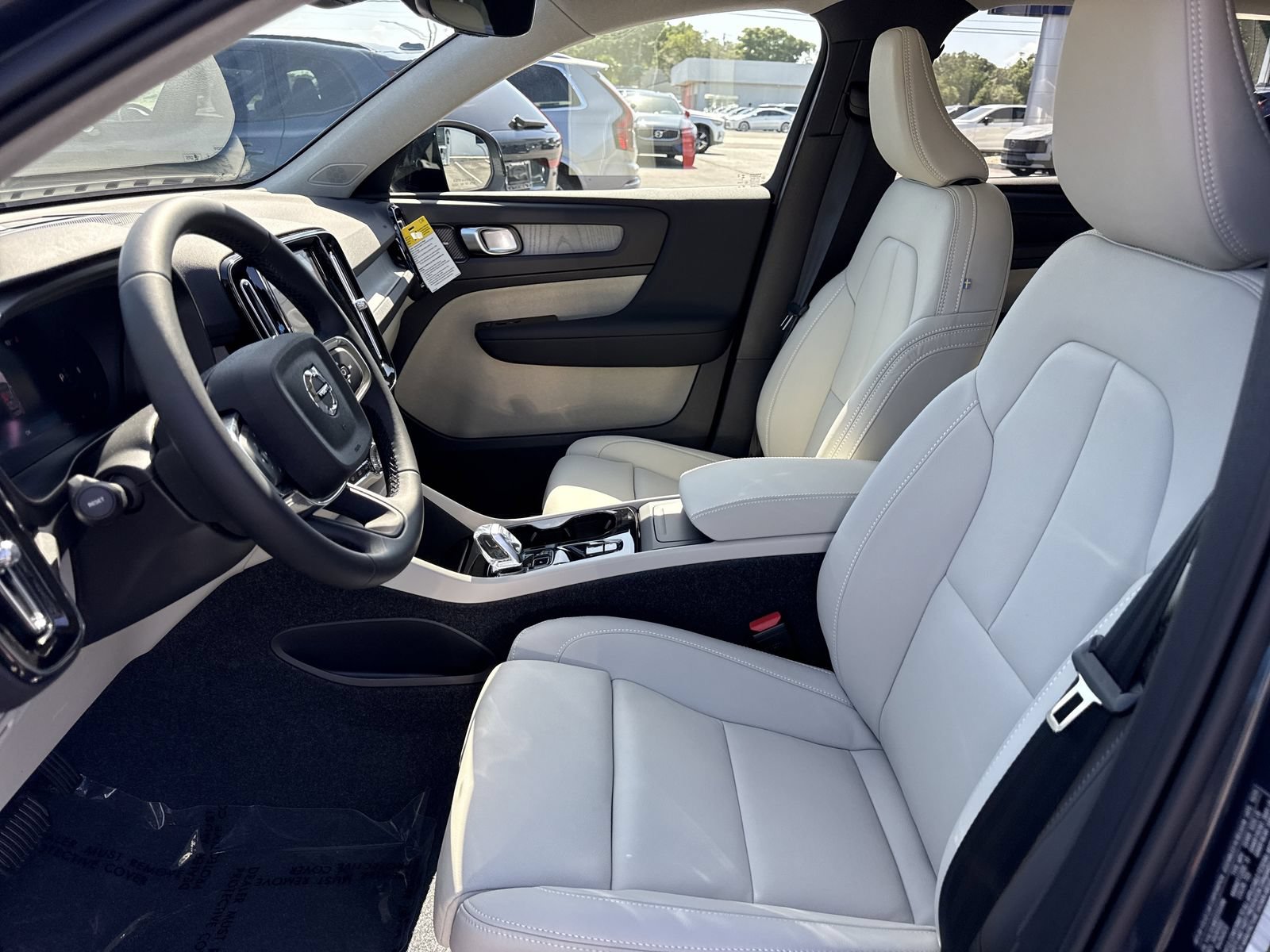 New 2026 Volvo XC40 B5 Ultra w/ Climate Package AWD/4WD image 10