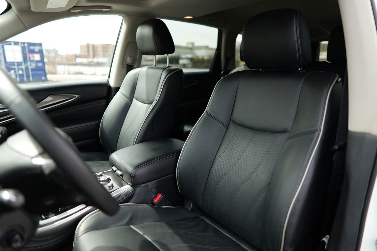 Used 2019 INFINITI QX60 Luxe w/ Essential Package image 19