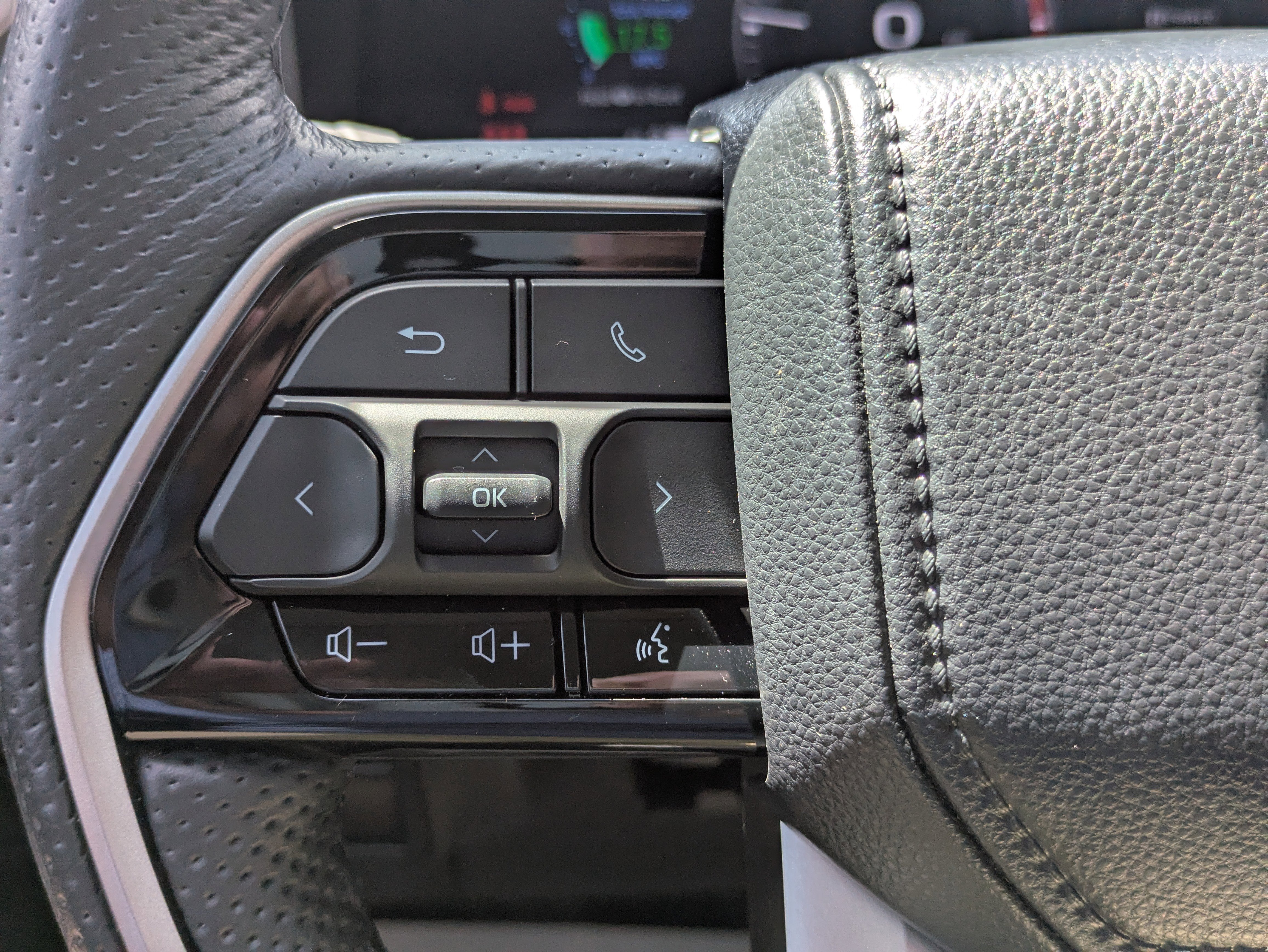 Used 2024 Toyota Tundra Limited AWD/4WD image 18
