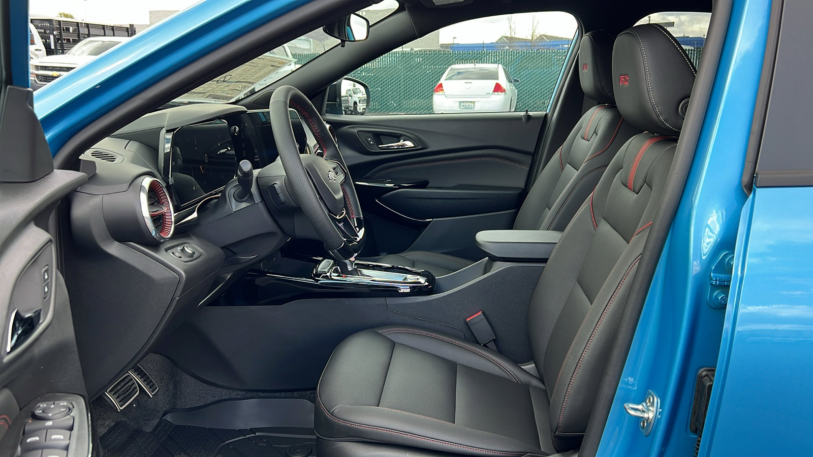 New 2025 Chevrolet Trax RS w/ Driver Confidence Package image 29