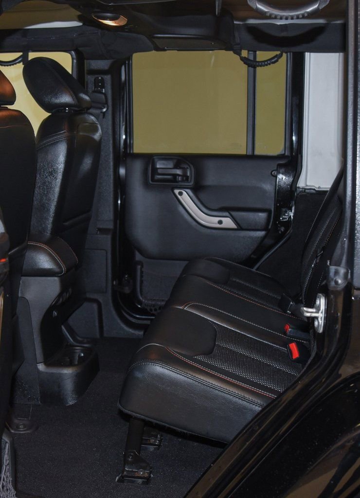 Used 2017 Jeep Wrangler Unlimited Sahara image 16