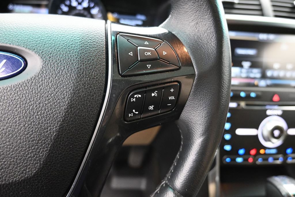 Used 2016 Ford Explorer Limited w/ Equipment Group 301A FWD image 6