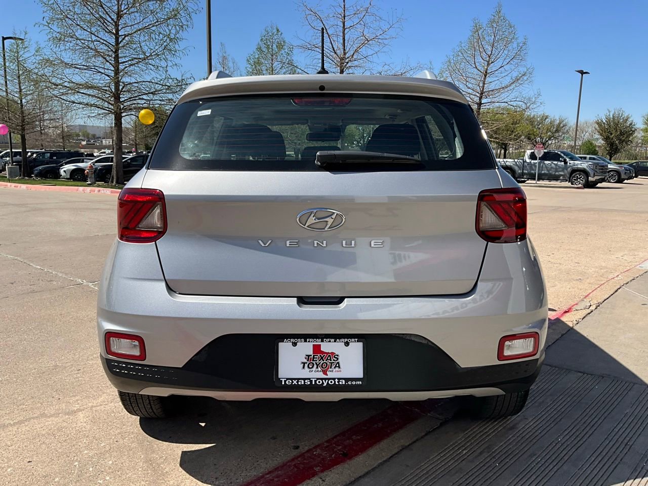 Used 2025 Hyundai Venue SEL image 7