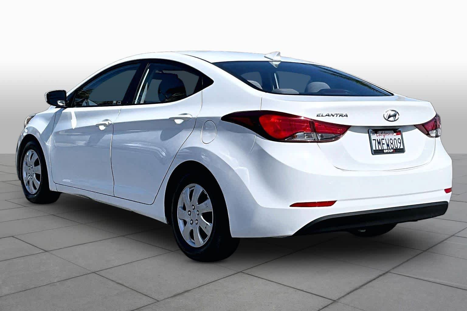 Used 2016 Hyundai Elantra SE FWD image 11