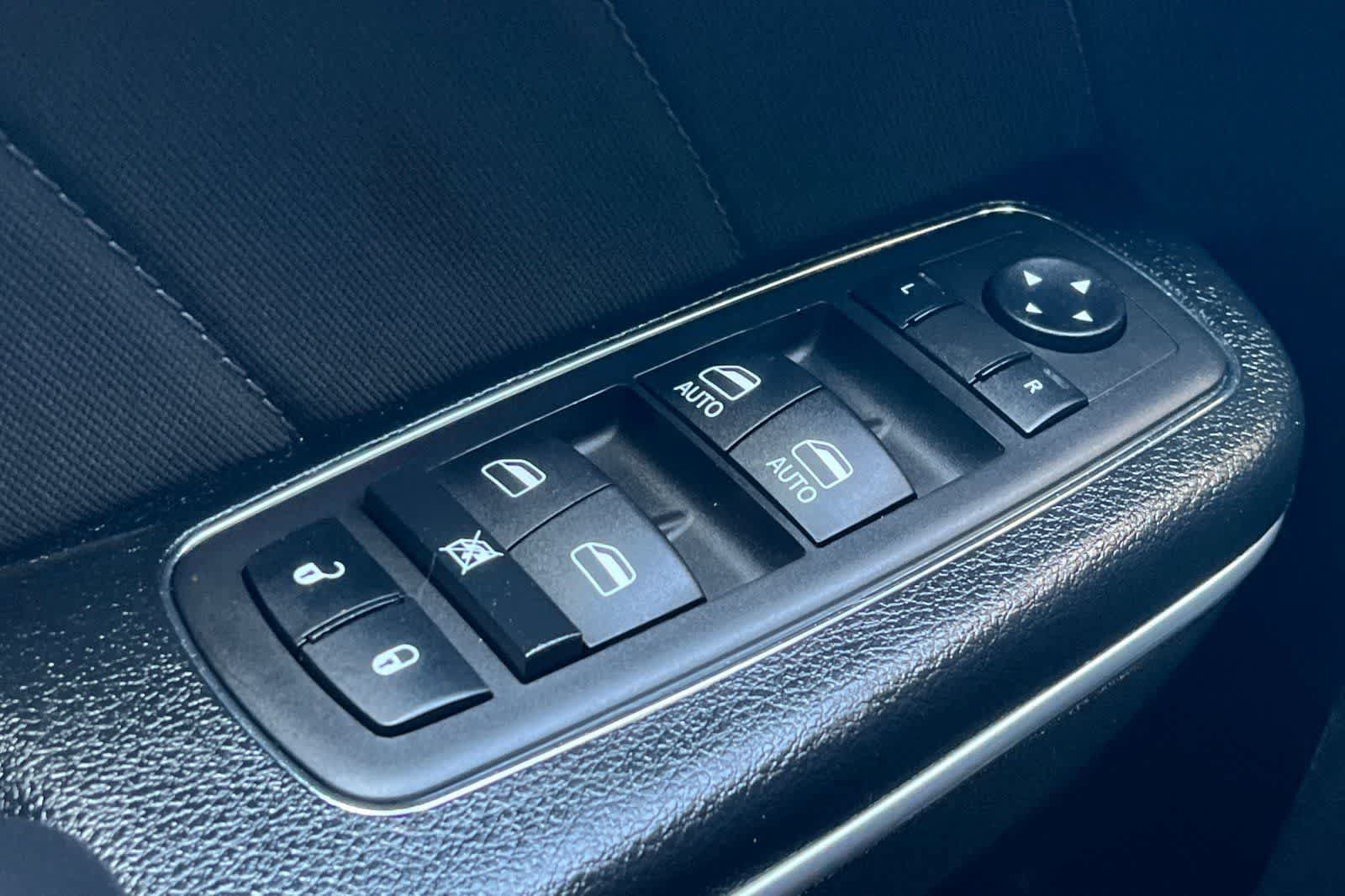 Used 2023 Dodge Charger SXT RWD image 14