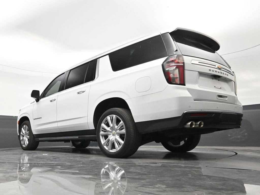 Used 2022 Chevrolet Suburban High Country RWD image 21