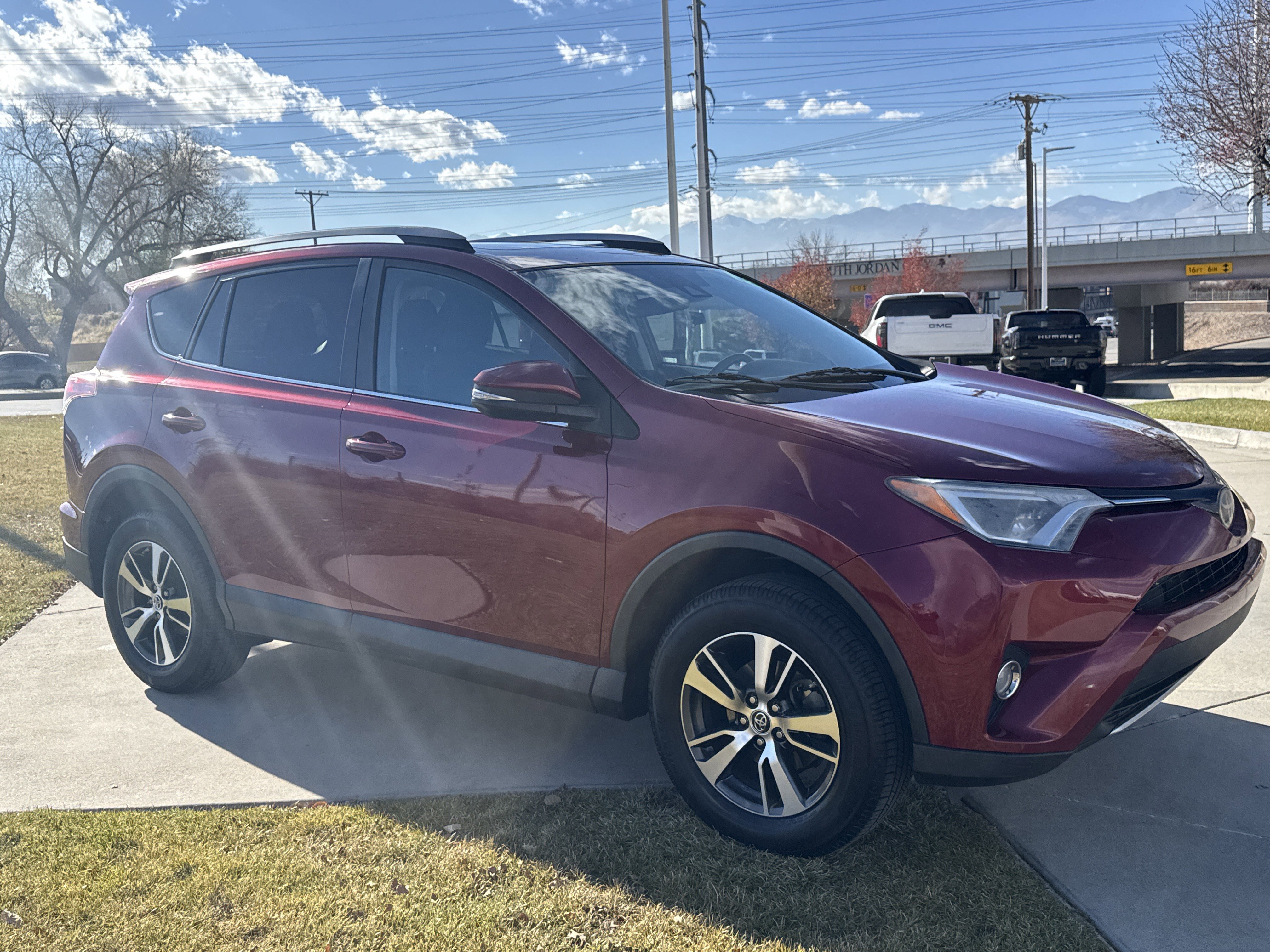 Used 2018 Toyota RAV4 XLE image 7