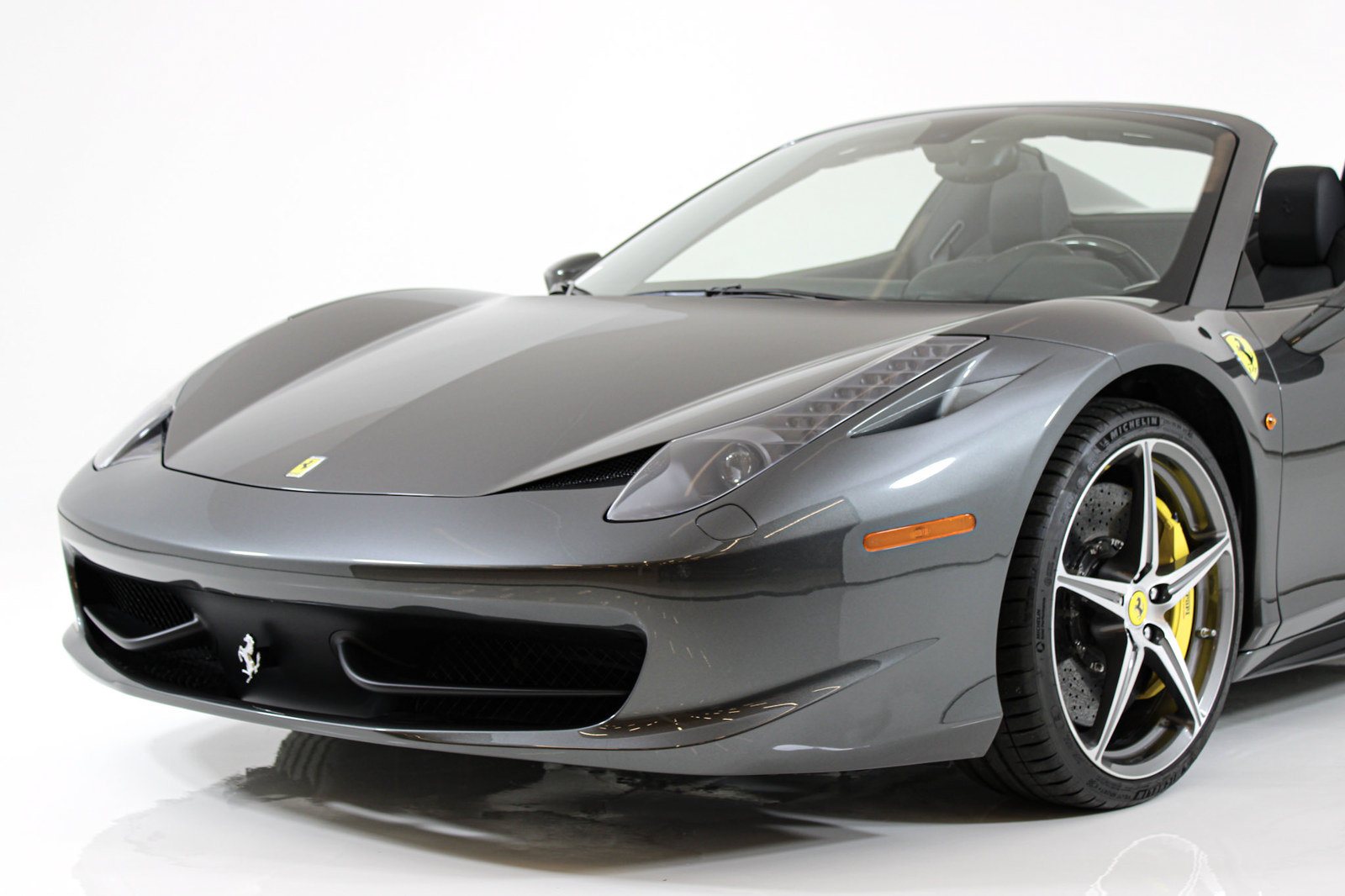 Certified 2013 Ferrari 458 Spider RWD image 19