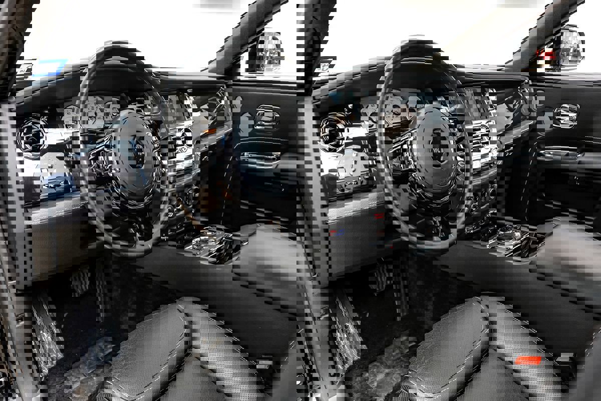 Used 2017 Rolls-Royce Ghost image 3