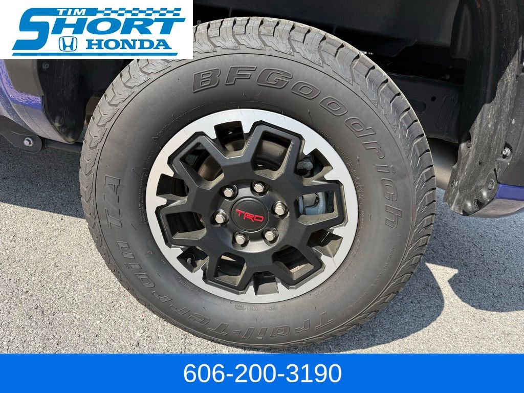 Used 2025 Toyota Tacoma TRD Off-Road image 9