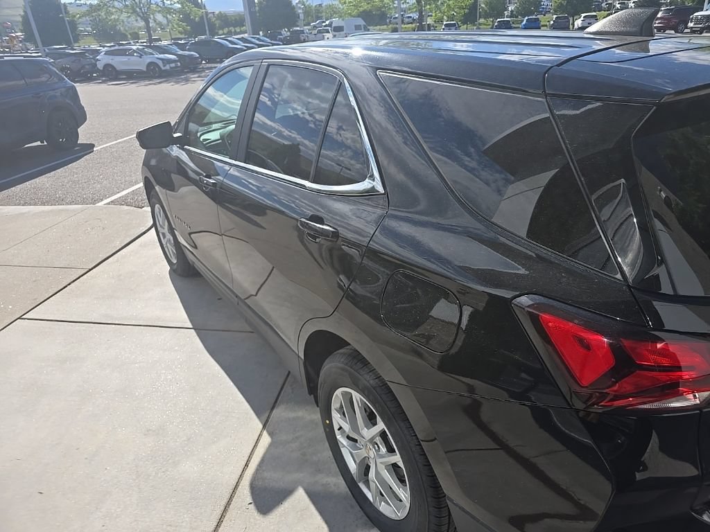 Used 2024 Chevrolet Equinox LT AWD/4WD image 4
