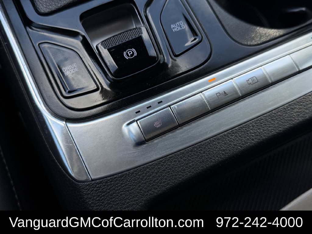 Used 2025 Kia Carnival EX FWD image 20