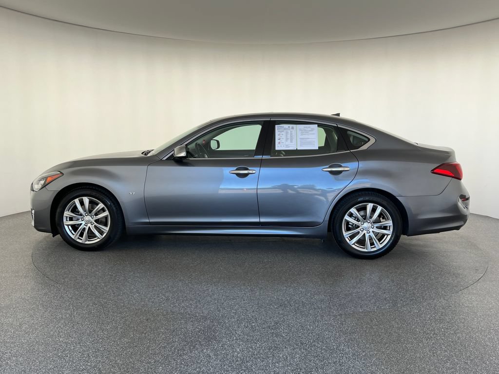 Used 2017 INFINITI Q70 3.7 RWD image 7