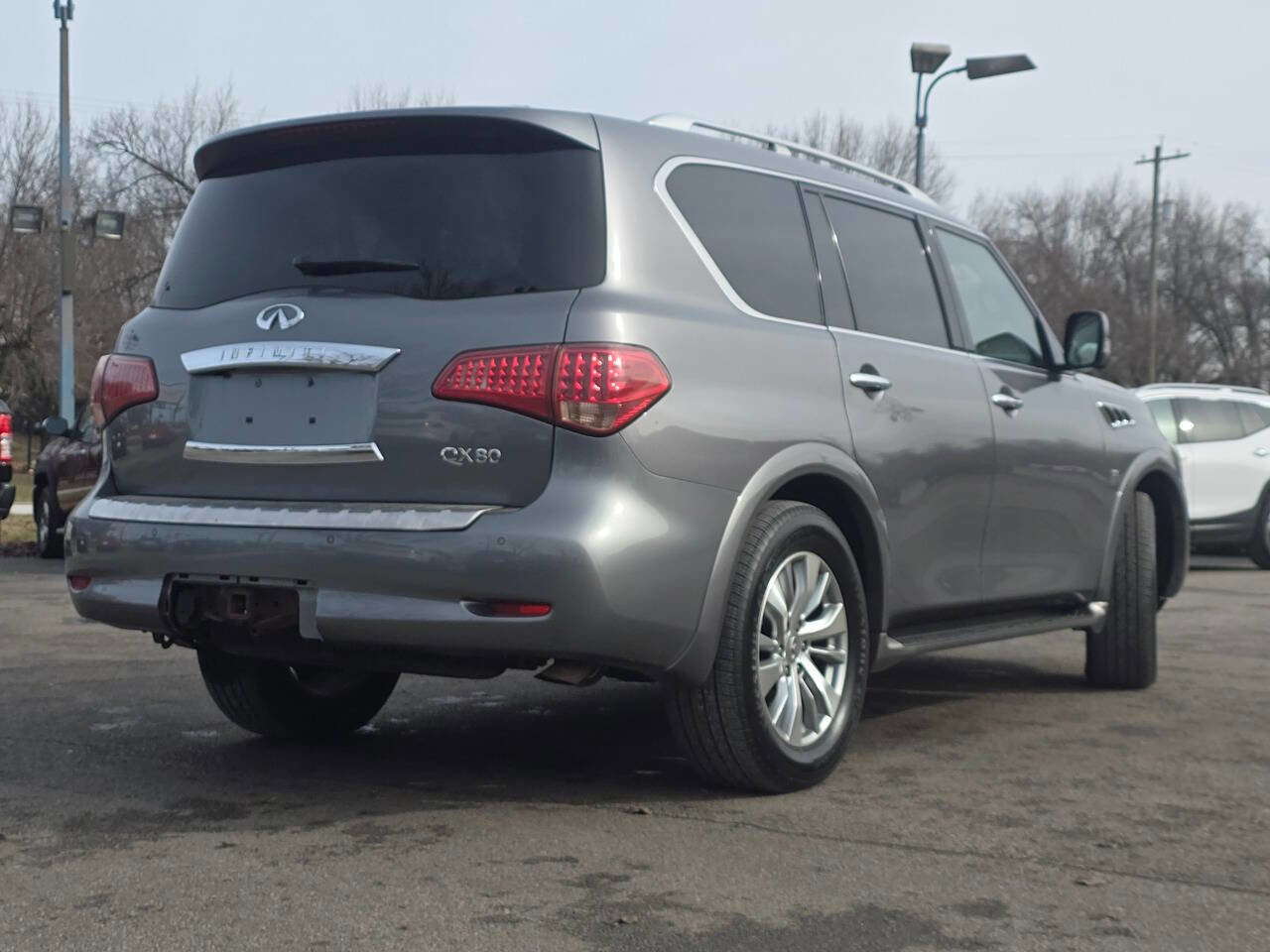 Used 2017 INFINITI QX80 4WD w/ Driver Assistance Package image 8