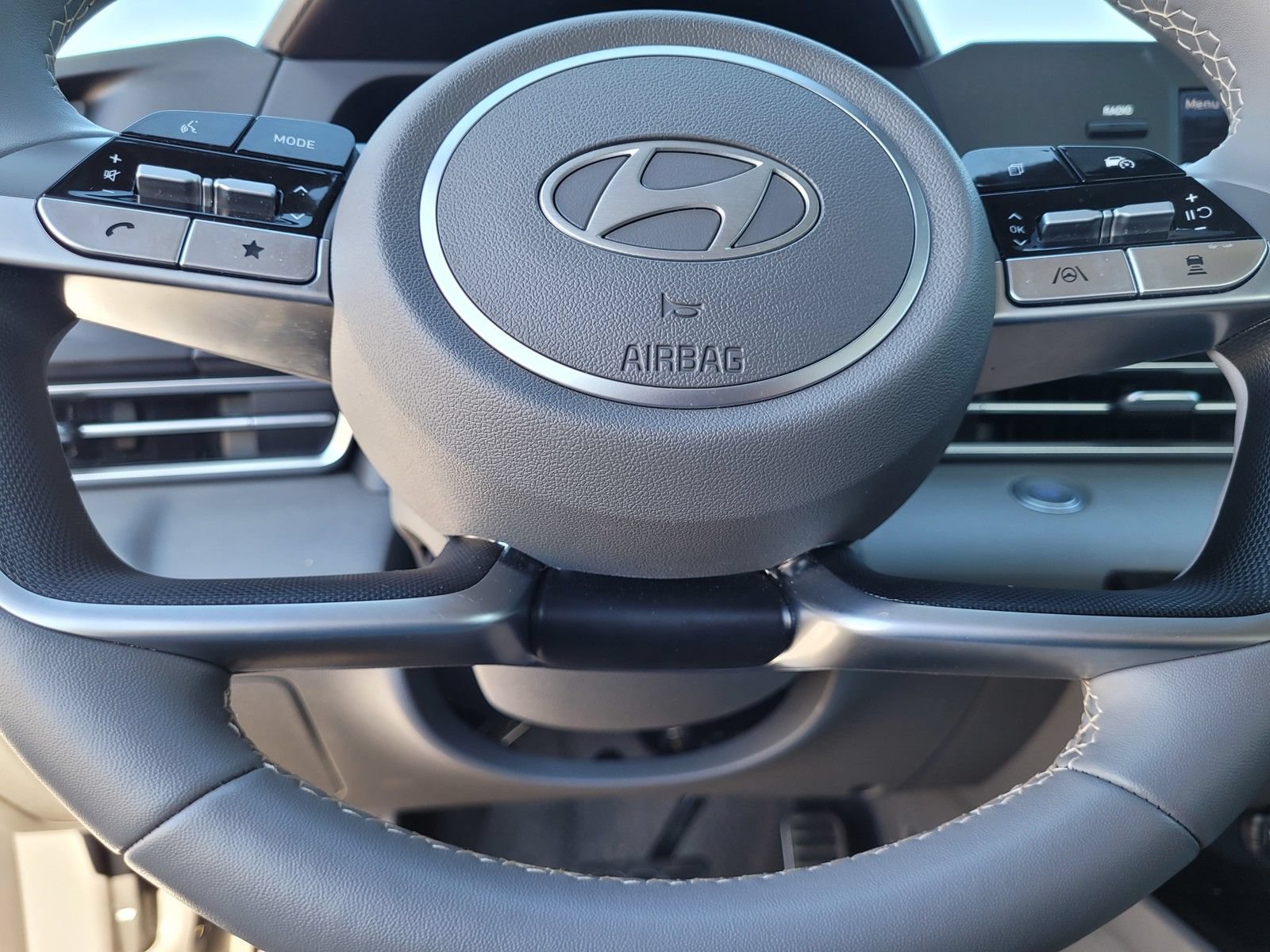 Certified 2026 Hyundai Elantra SEL Sport Premium FWD image 25