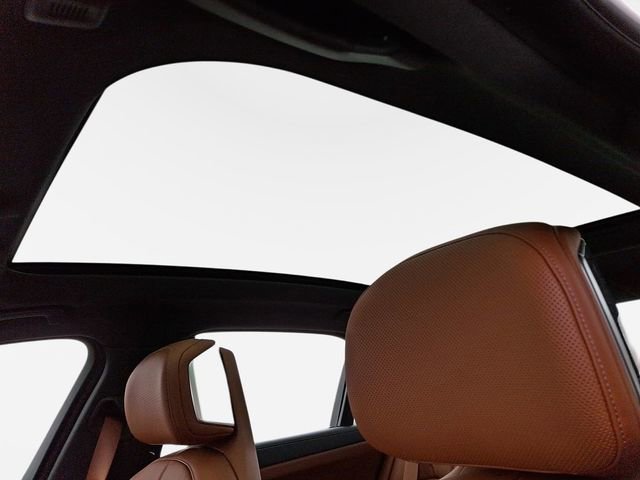 New 2026 BMW 760i xDrive w/ Premium Package image 12