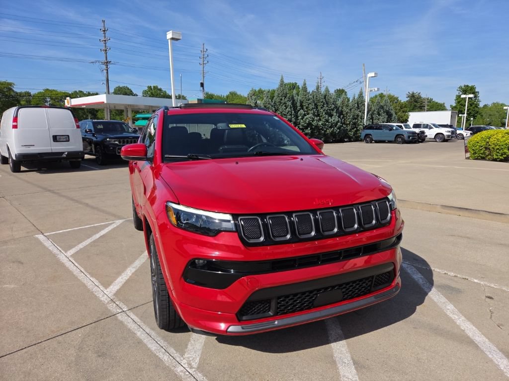 Certified 2022 Jeep Compass Limited w/ (RED) Package AWD/4WD image 4