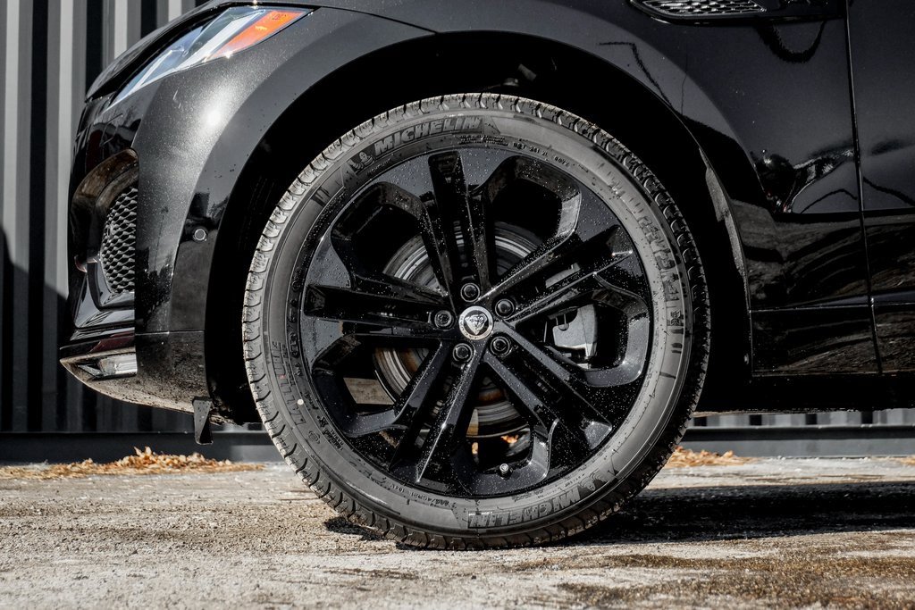 New 2025 Jaguar F-PACE R-Dynamic S image 4