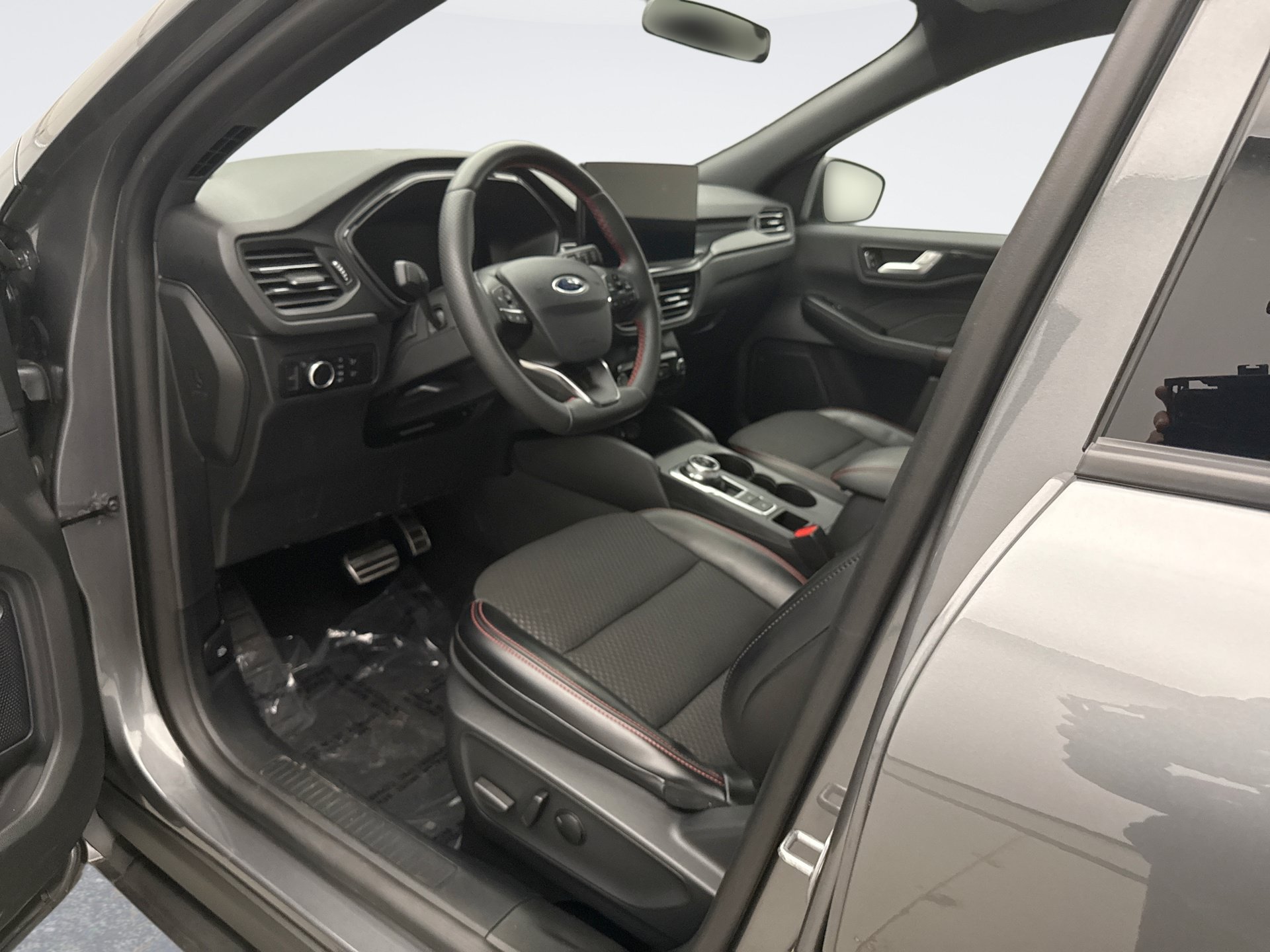 Used 2024 Ford Escape ST-Line w/ Tech Pack #1 AWD/4WD image 10