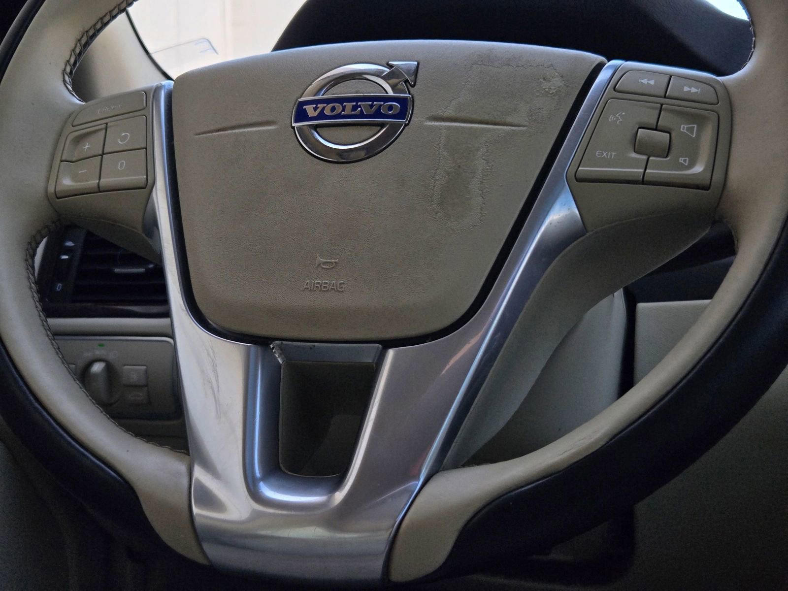 Used 2015 Volvo XC70 T6 AWD/4WD image 30