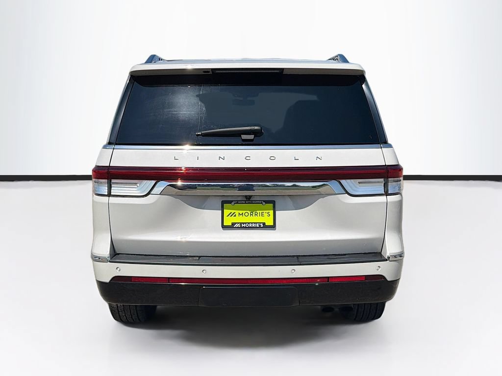 Used 2023 Lincoln Navigator Reserve AWD/4WD image 6