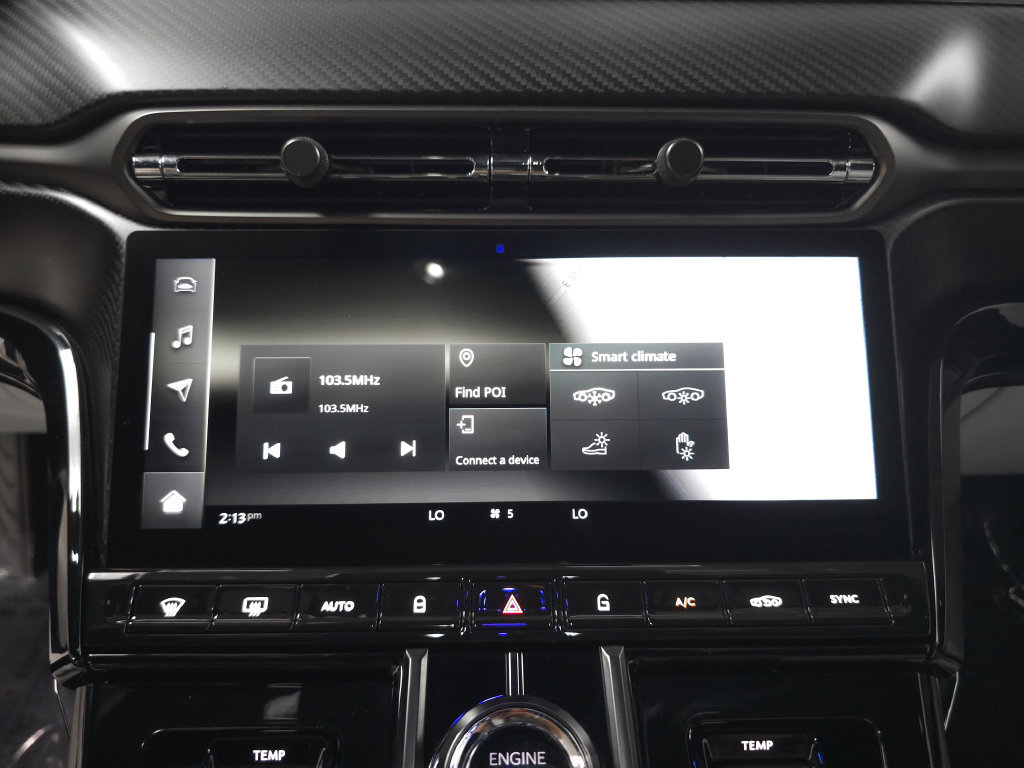 Used 2025 Aston Martin V8 Vantage Coupe RWD image 22