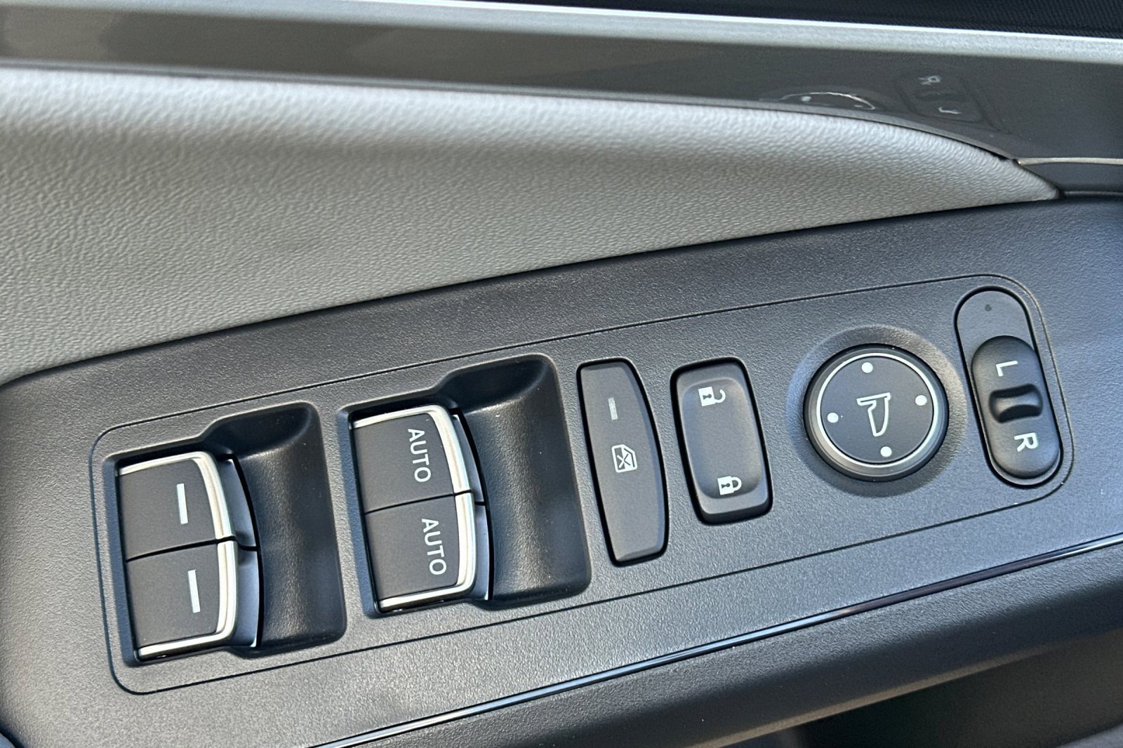 Used 2025 Acura Integra FWD image 29