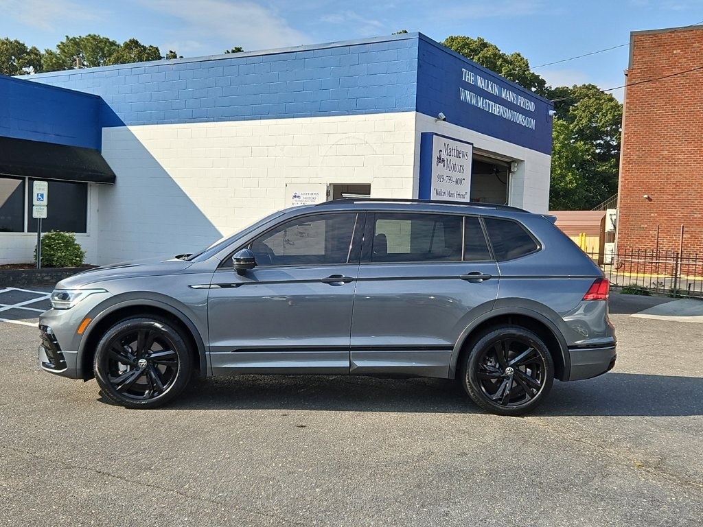 Used 2023 Volkswagen Tiguan SE R-Line FWD image 4