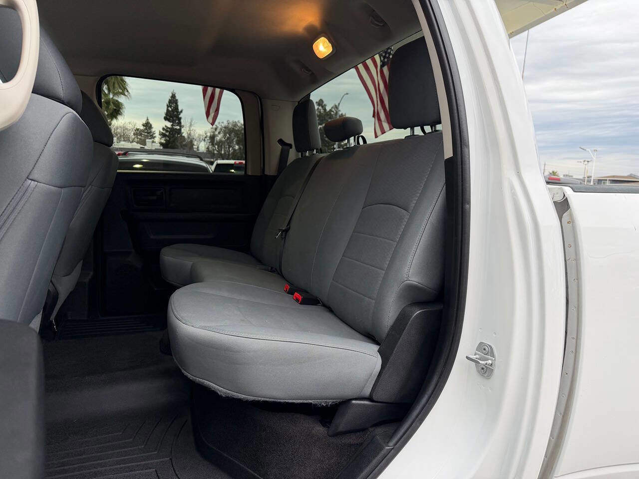 Used 2017 RAM 3500 Tradesman w/ Chrome Appearance Group image 17